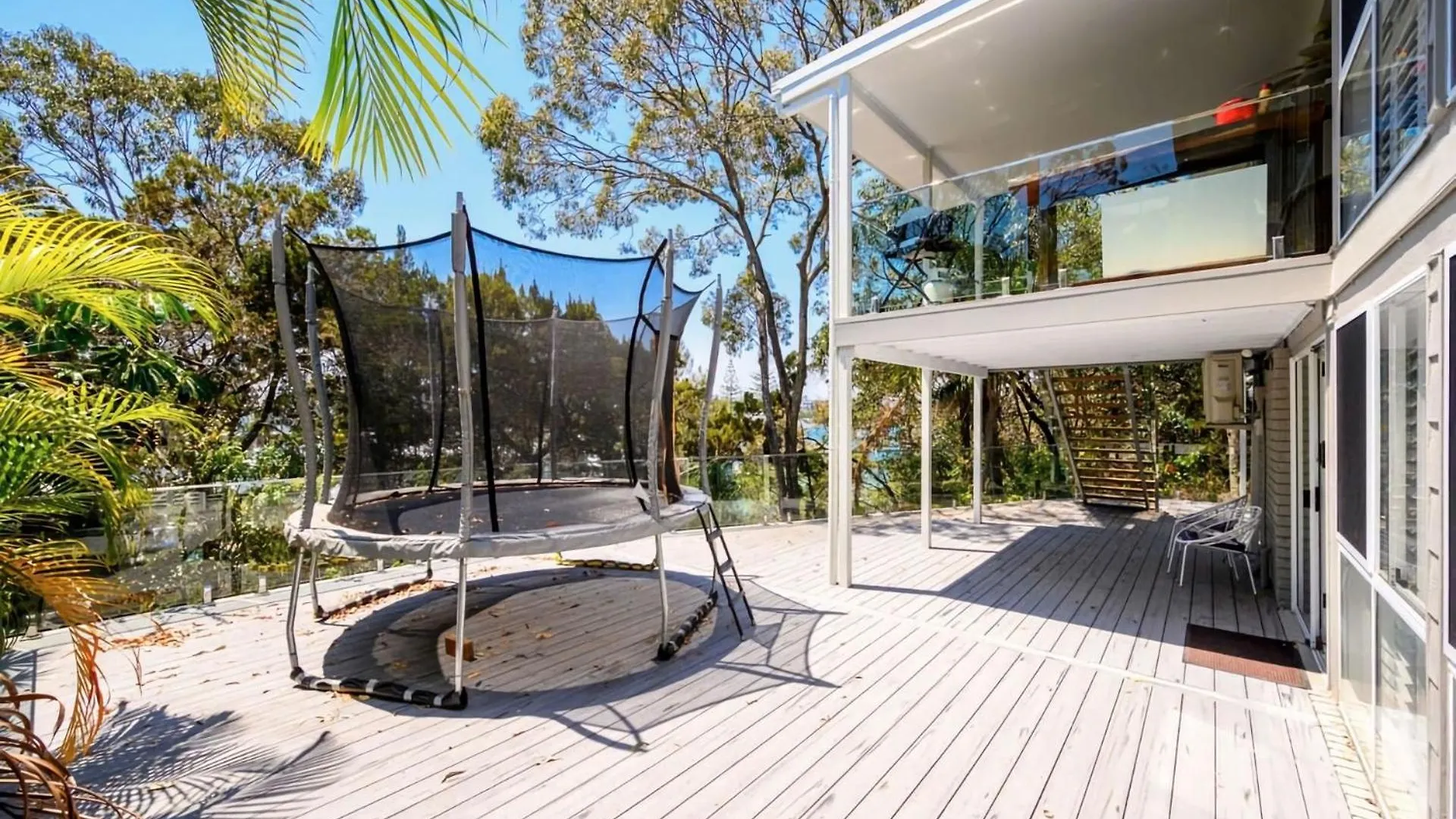 Stunning Riverside Hinterland Retreat location